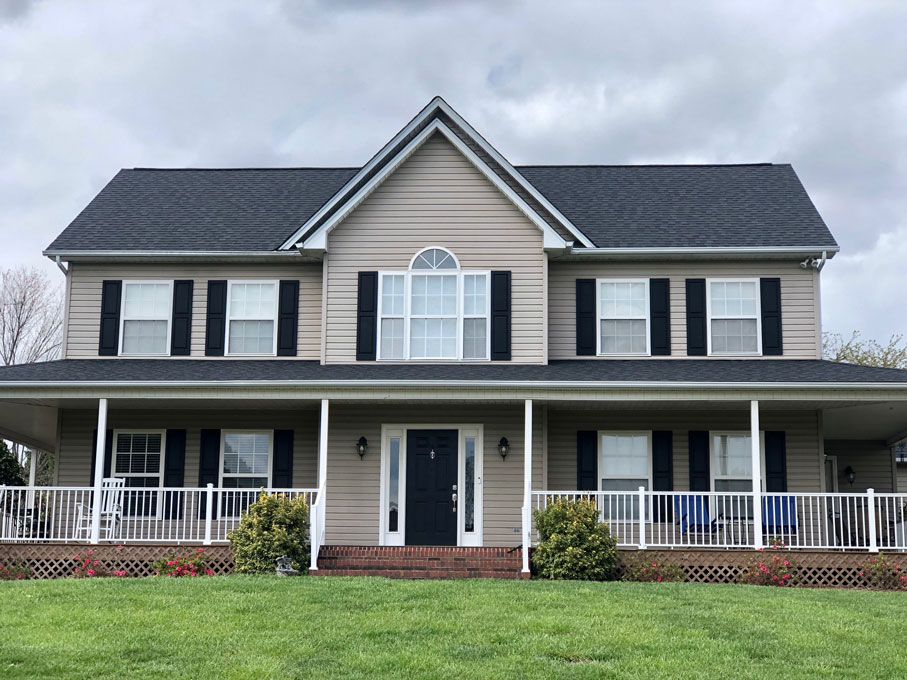 house-with-gray-roof-in-taylorsville-nc